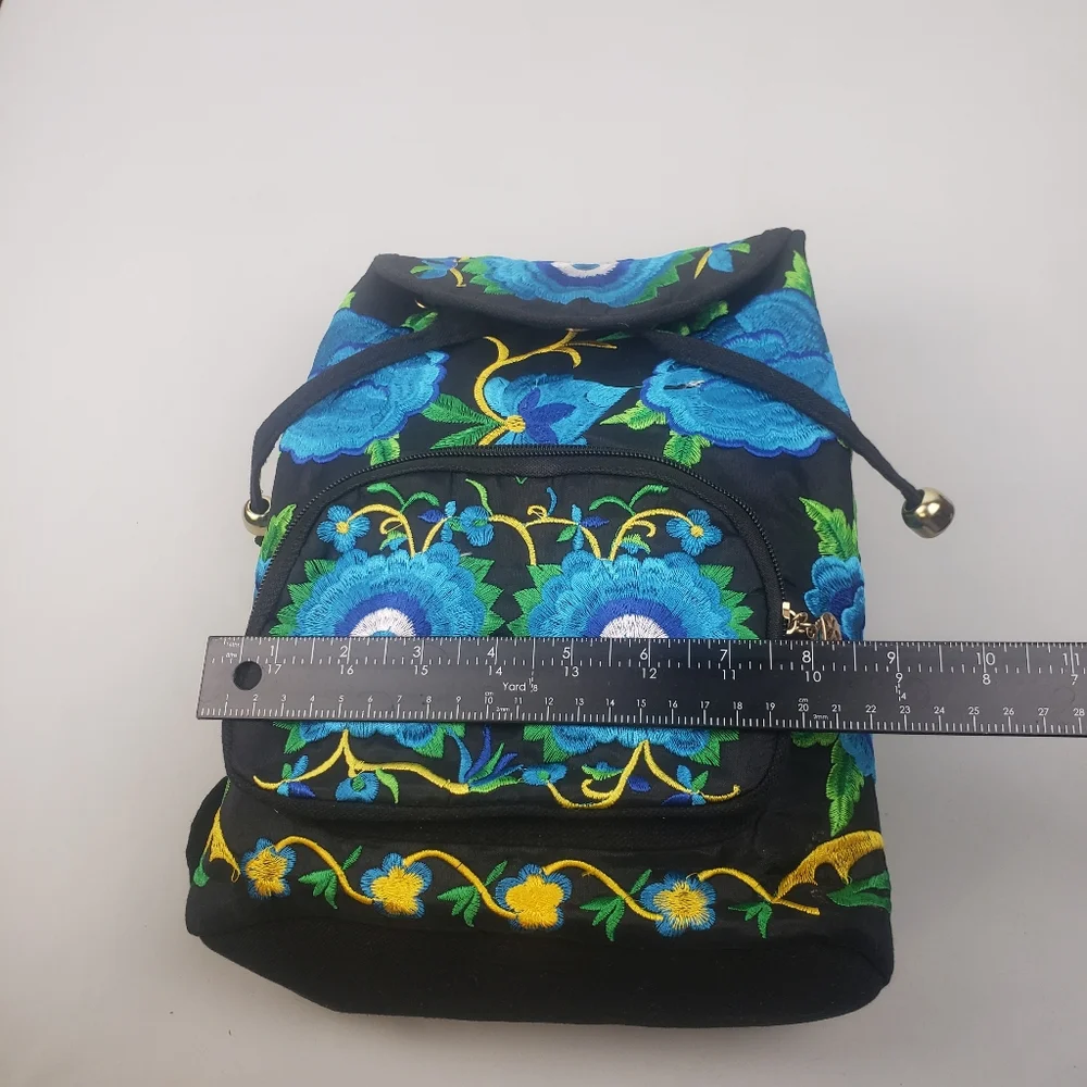 Embroidered‎ floral Mexican Backpack NEW/ mochila Mexicana bordada a mano nueva